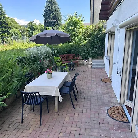 Modernes Mit Grosser Terrasse